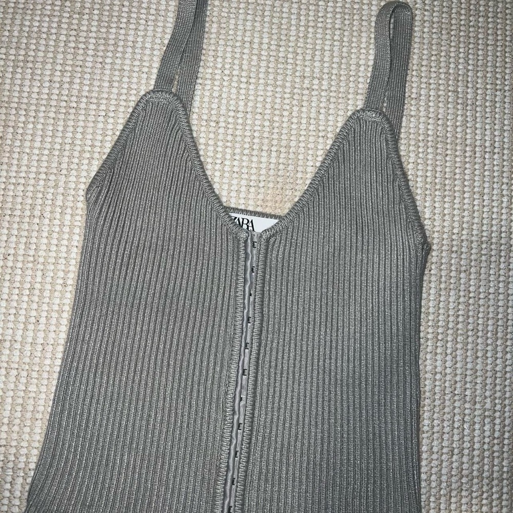 Top - Picture 2 of 3